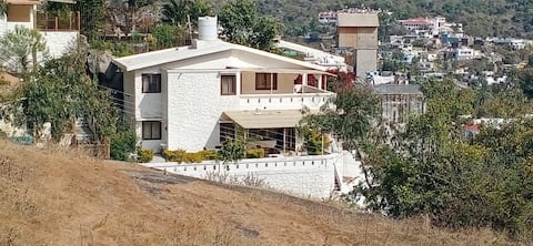 3 Bedroom Bungalow The Abu Villa, Mount Abu