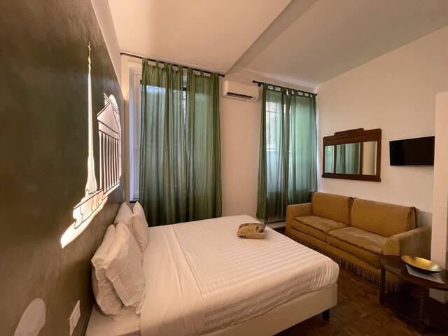 A PLUS Rome flat near theTrevi Fountain+parking gallery image 5