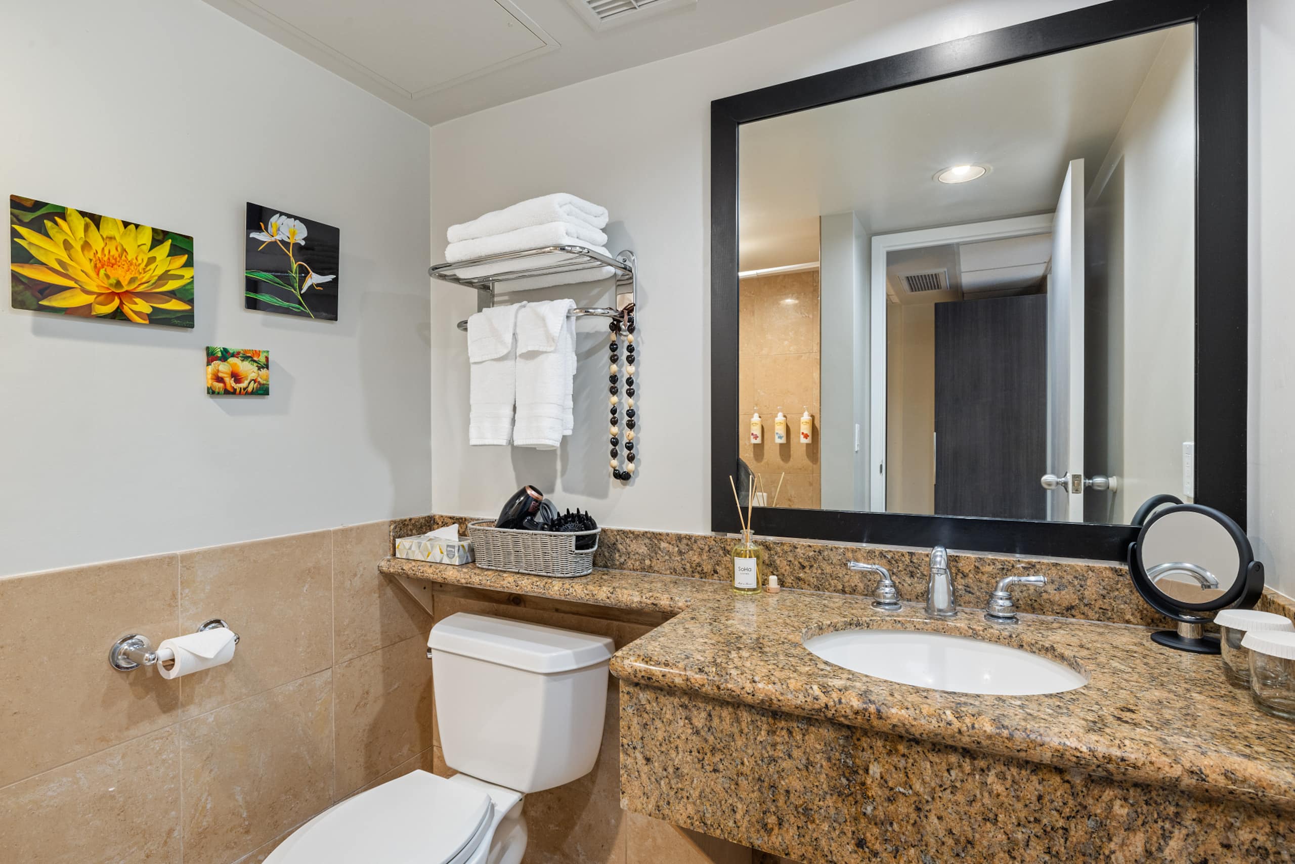 Cozy retreat w/ pool & BBQ grill - Image 25