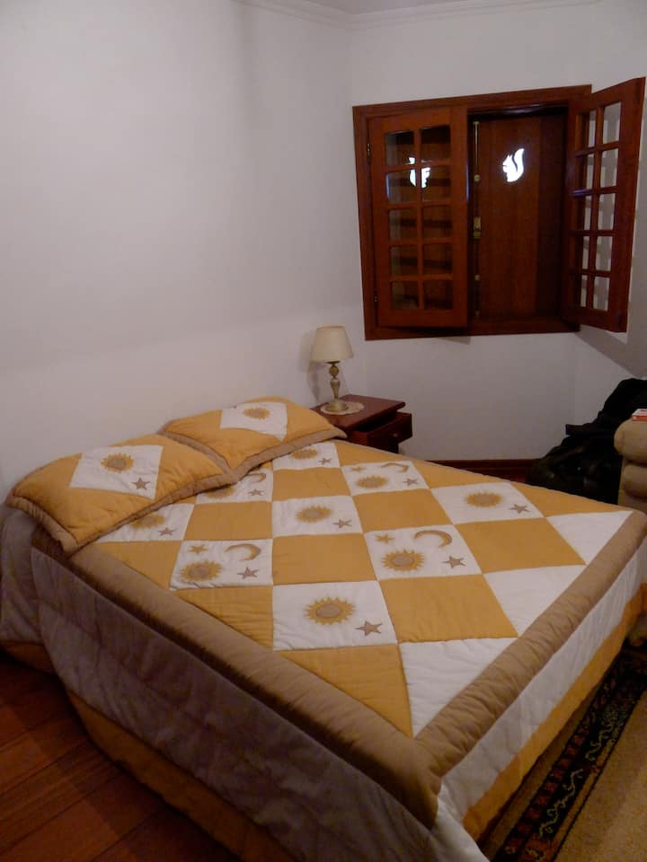 საძინებელი 1