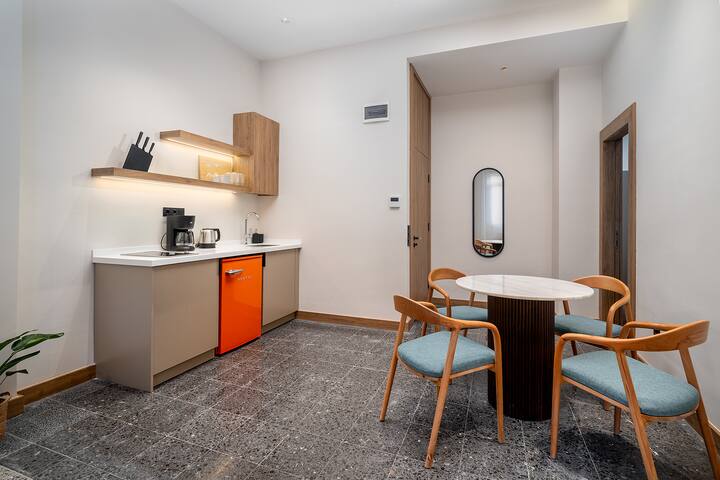 Spacious 2-Bedroom 2-Bathroom Apartment for Groups gallery image 4