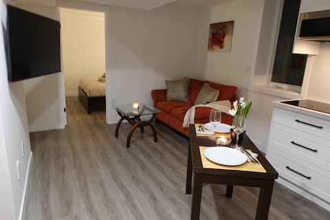 Successful Airbnb property: Guests praise:Spotlessly Clean, SelfCheck-In, WiFi in Caledon