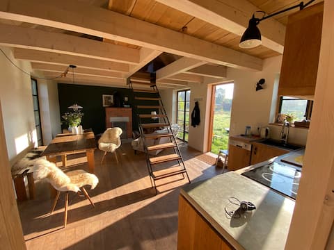 Cozy Elbdeich house with sauna & fireplace