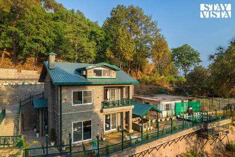 StayVista at Cas Mir w/ Pool & Lawn