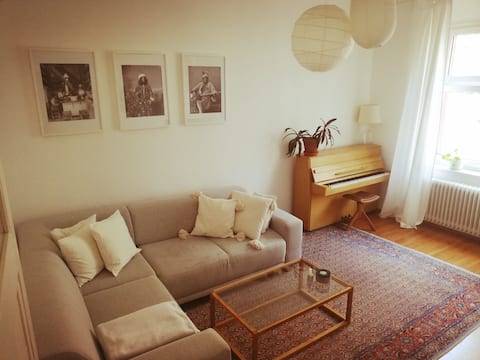 Top Airbnb: Old building apartment in Ehrenfeld in Neuehrenfeld