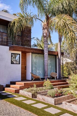 Modern Venice Beach House with Sauna and Spa