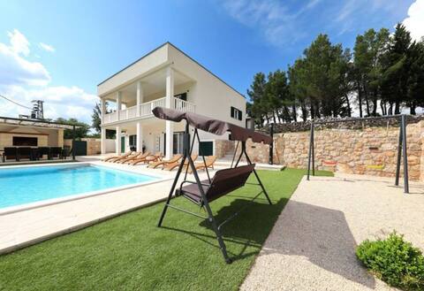 Villa in pure nature