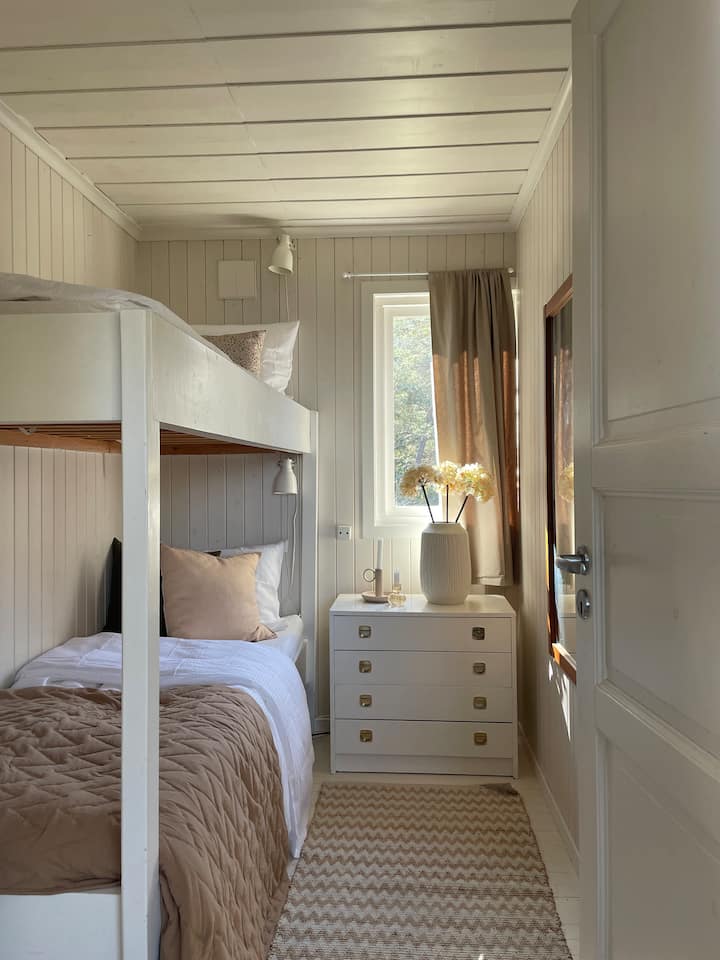 חדר ילדים / אורחים בבקתה הראשית