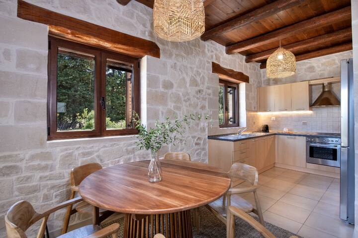 Villa The Pines- Private Pool – Near The Beach gallery image 3