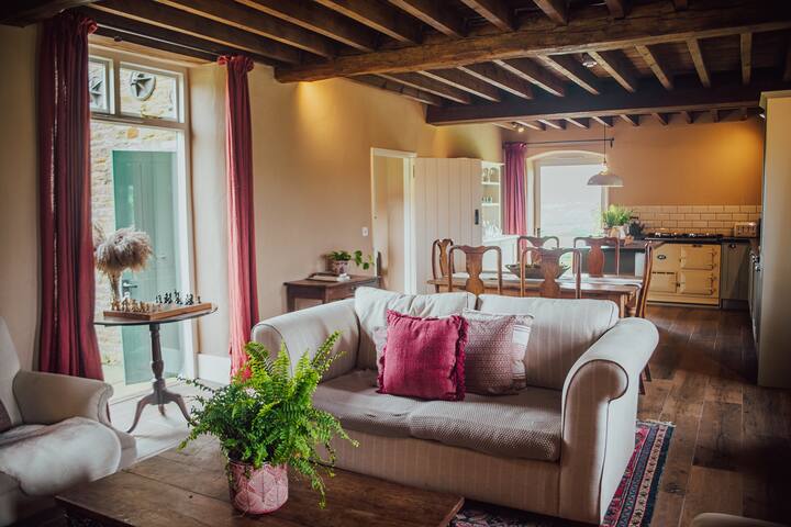 Welcome To The Dovecote, Rutland - Rutland
