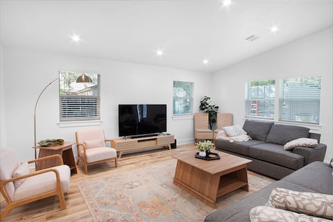 Popular Airbnb listing: Modern Backyard Casita in Bryan