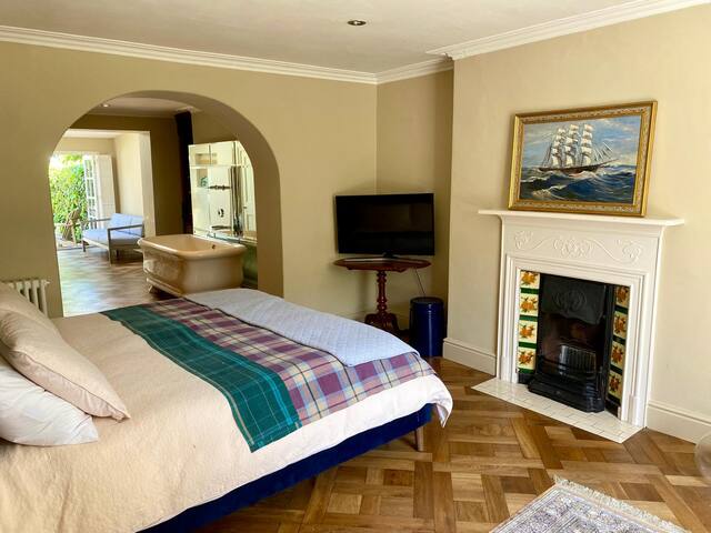 Sandycove Victorian Villa gallery image 4