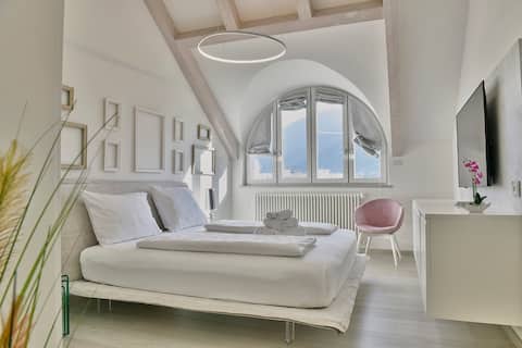 Panoramic Penthouse 120mq, 3 BR + Private Parking