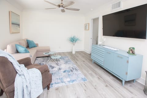 18th Hole Hideaway - A Clean and Modern Condo