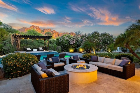 Casa de Camelback - Views & Location!