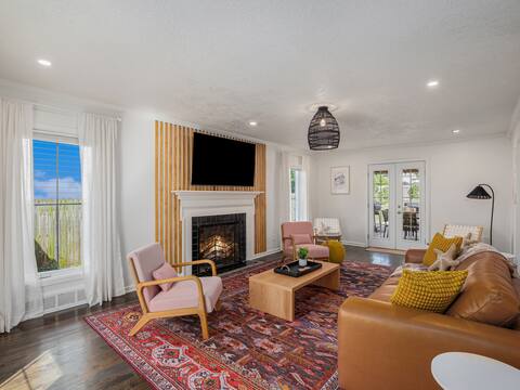 Tropical Hideaway: Hot Tub, Pool, Remodeled in PV