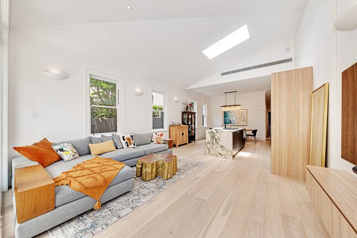 Sauna, parking, outdoor entertaining gallery image 4