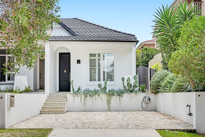 Sauna, parking, outdoor entertaining