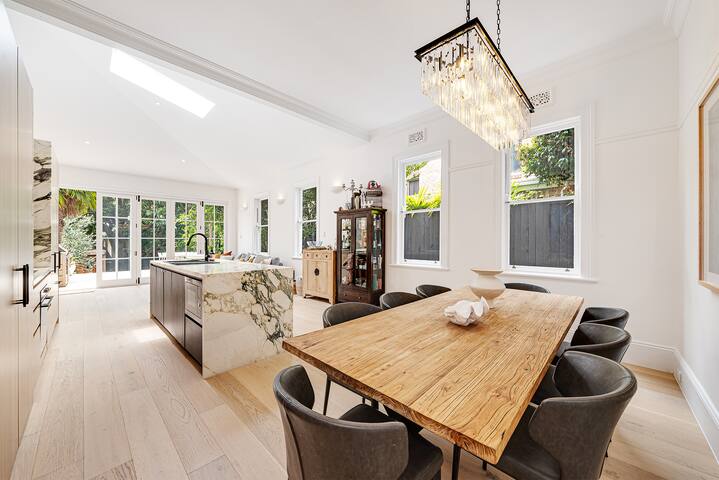 Sauna, parking, outdoor entertaining gallery image 2