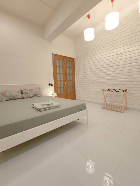 Soul Route - Six Room Abode