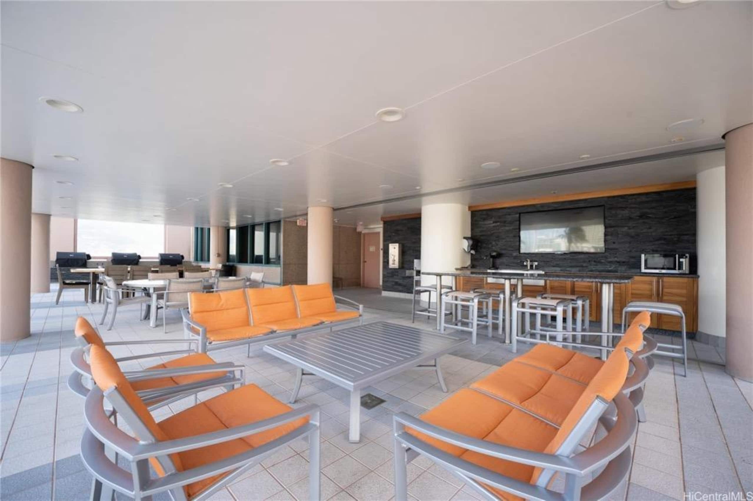 Condo in Honolulu · ★5.0 · 1 bedroom · 3 beds · 2 private baths - Image 41