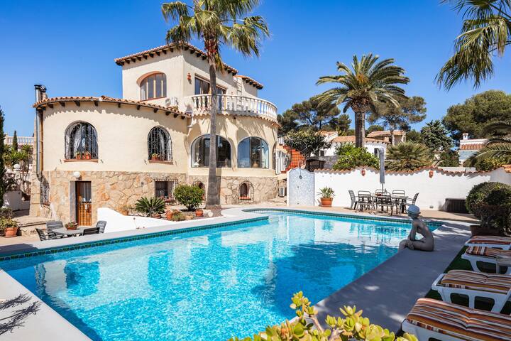 Solivillas Ltd managed Airbnb listing 1