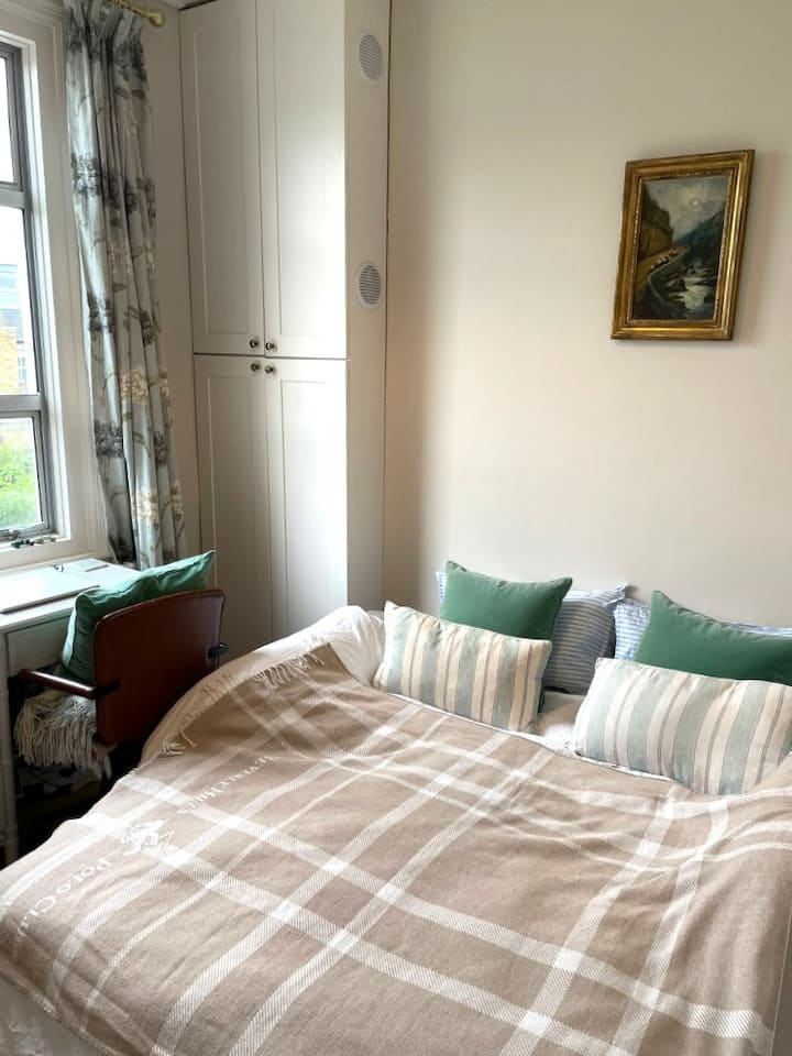 საძინებელი 1