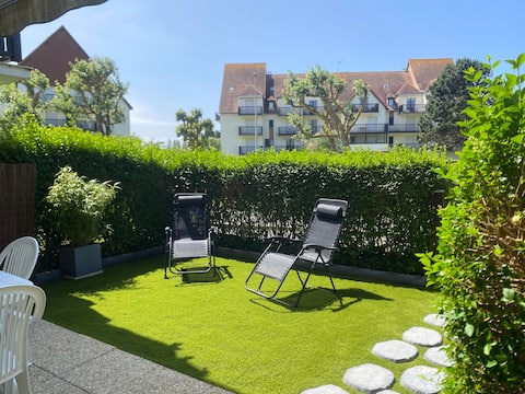 Top Airbnb: Cabourg 1-bedroom apartment with west-facing garden, sea, thalassotherapy, cleaning included à Cabourg