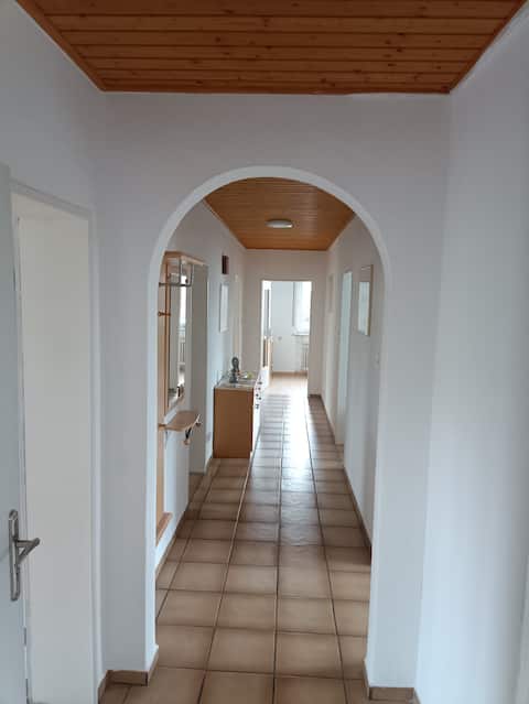 Apartment with 4 bedrooms and 6 beds.