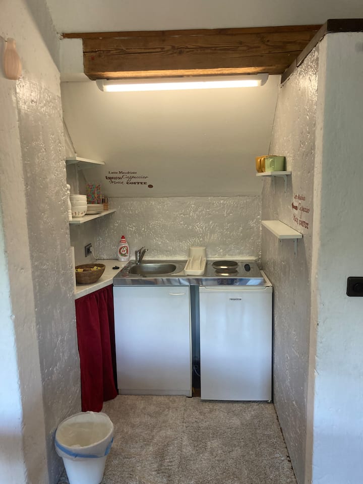 Dachgeschosswohnung Mit Kostenfreiem Parkplatz - Korneuburg