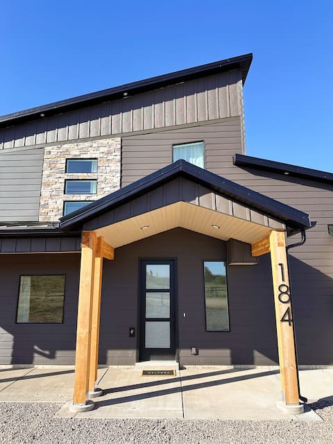 The Meadow at Nat’l Parks |Hot Tub| Sleeps 10