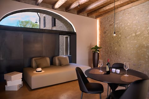 Successful Airbnb property: Suite with pool and private garden Lake Garda in Castelnuovo Del Garda