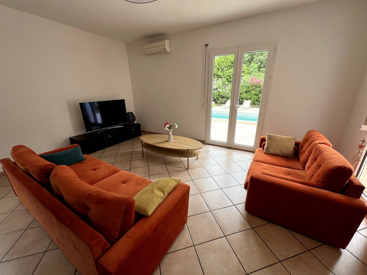 Top Airbnb: Turiamo Residence: House/Pool/Poolhouse in Nîmes