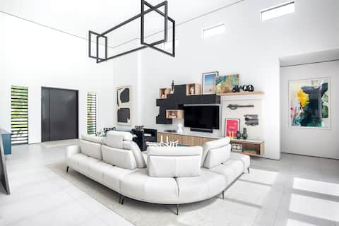 Luxury Miami Home 20 Min to Hard Rock Stadium|Pool