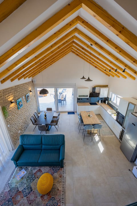 Popular Airbnb listing: Ferma Vacation Home in Grbe