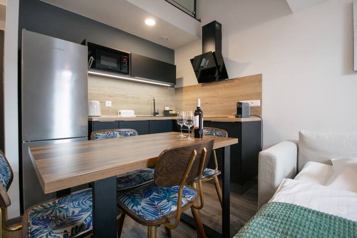 Trendy Unique Apt in Prague wth A/C – CORU House gallery image 3