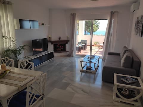 Top Airbnb: 2 bedrooms sea view apartment in Mijas