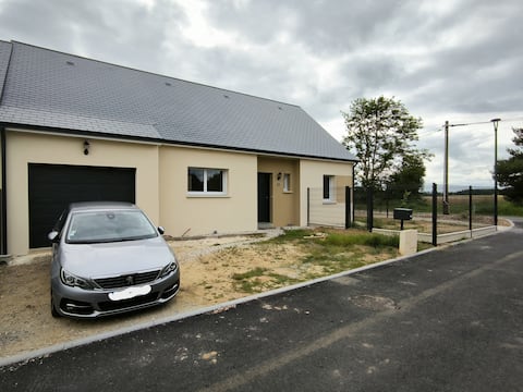 6-person house near circuit
