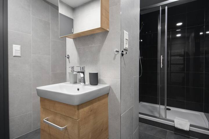 Vibrant Apt in Vinohrady with A/C – CORU House gallery image 5