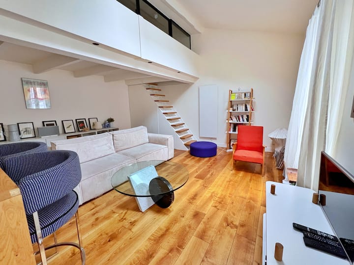 Duplex lumineux avec parking gratuit, Paris 18e