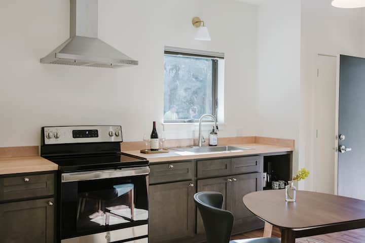 Wooded Bluff Suite - Mendocino, CA