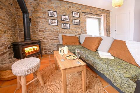 Ker Gana Dope Hot Tub, Sauna & Wood Stove