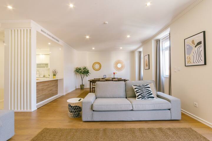 Romana 4E Luxury Penthouse gallery image 2