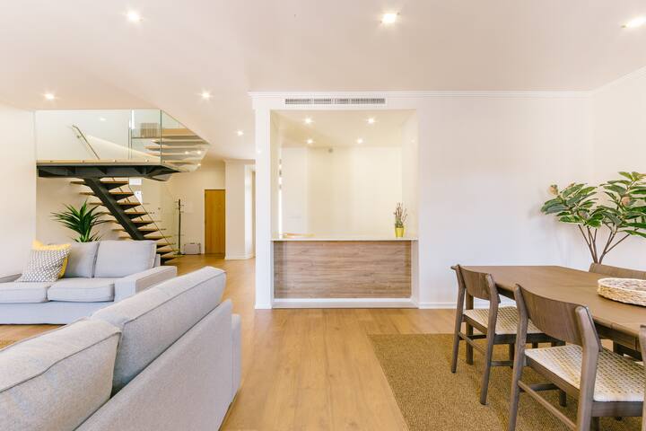 Romana 4E Luxury Penthouse gallery image 3