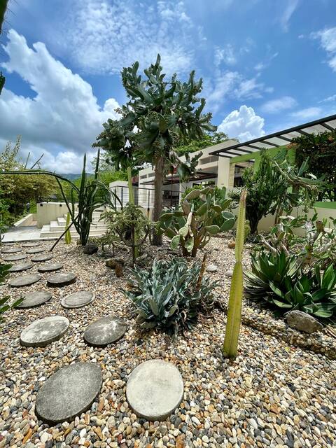 House in Anapoima with Pool Jacuzzi, Golf and Tennis