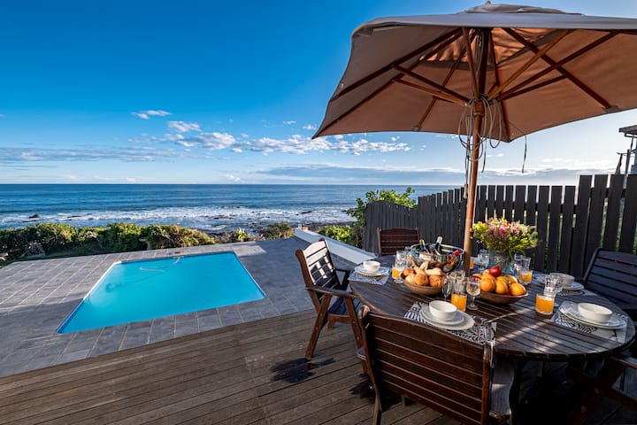 Sun Villa ~ seaside holiday home with pool