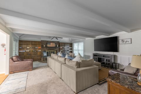 Sleeps 16 | Arcade Game Room + BBQ Patio | Near La