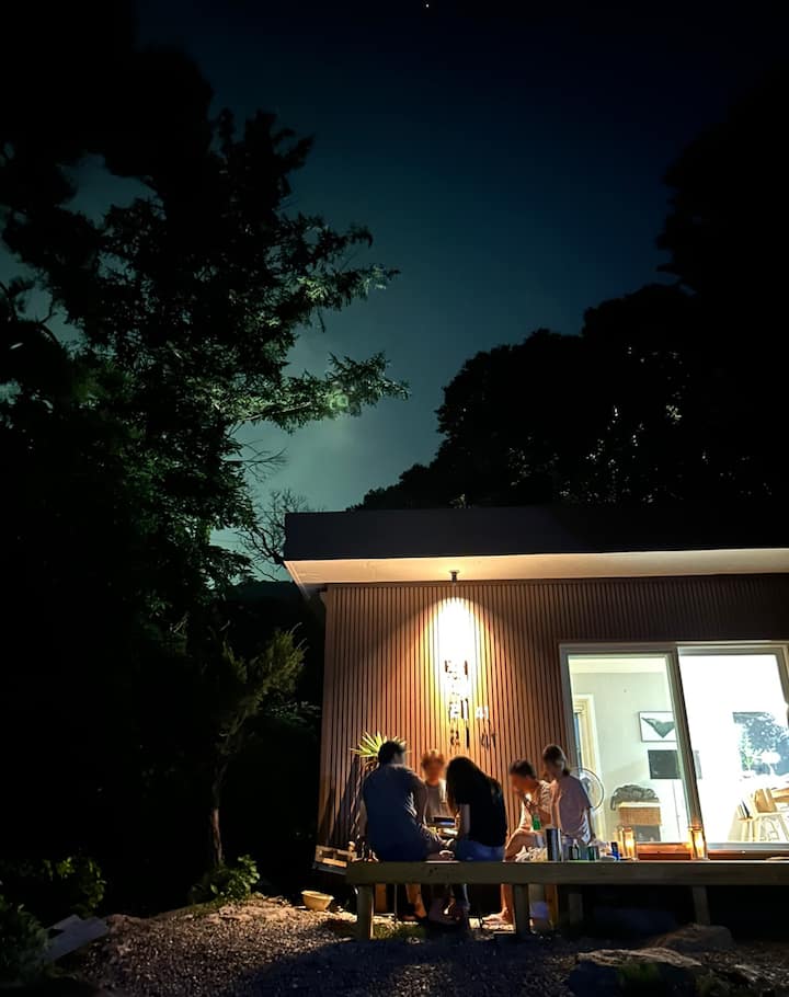 Gyeonggi-do accommodation where you can do 41 semi-glamping, fire, forest, water, and meat.