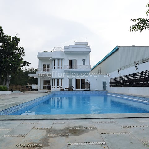 Shri Chaitanya Farms|Chhatarpur