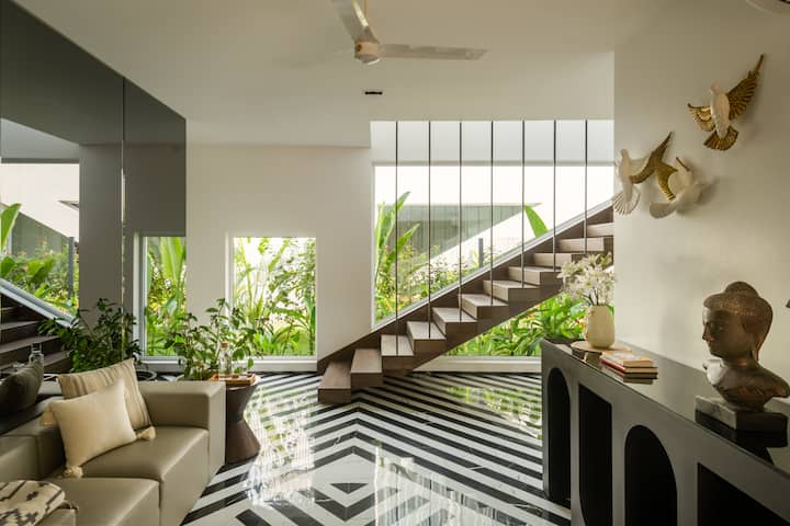 Living room image 5